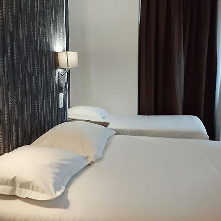 Le Royalty Hotel Angers Ngoại thất bức ảnh
