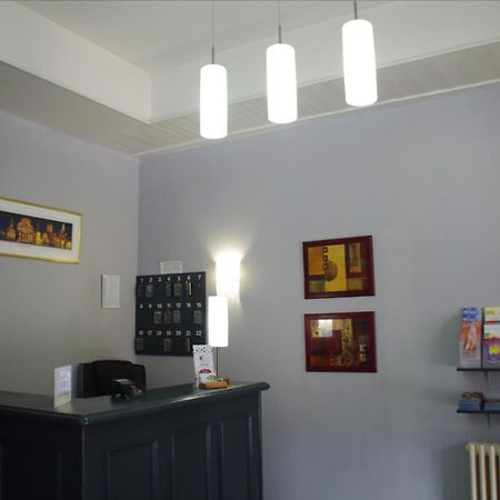 Le Royalty Hotel Angers Ngoại thất bức ảnh
