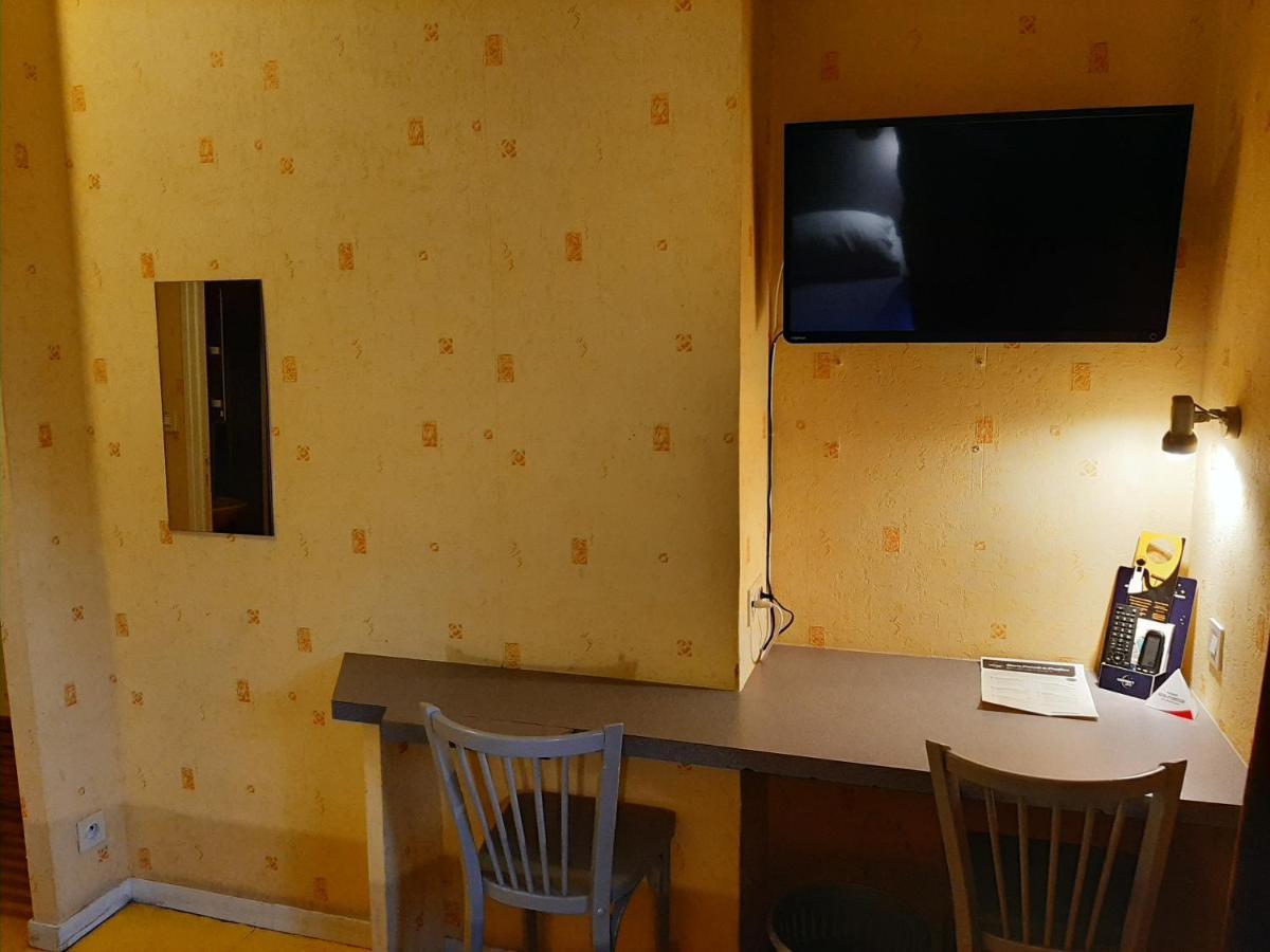 Le Royalty Hotel Angers Ngoại thất bức ảnh