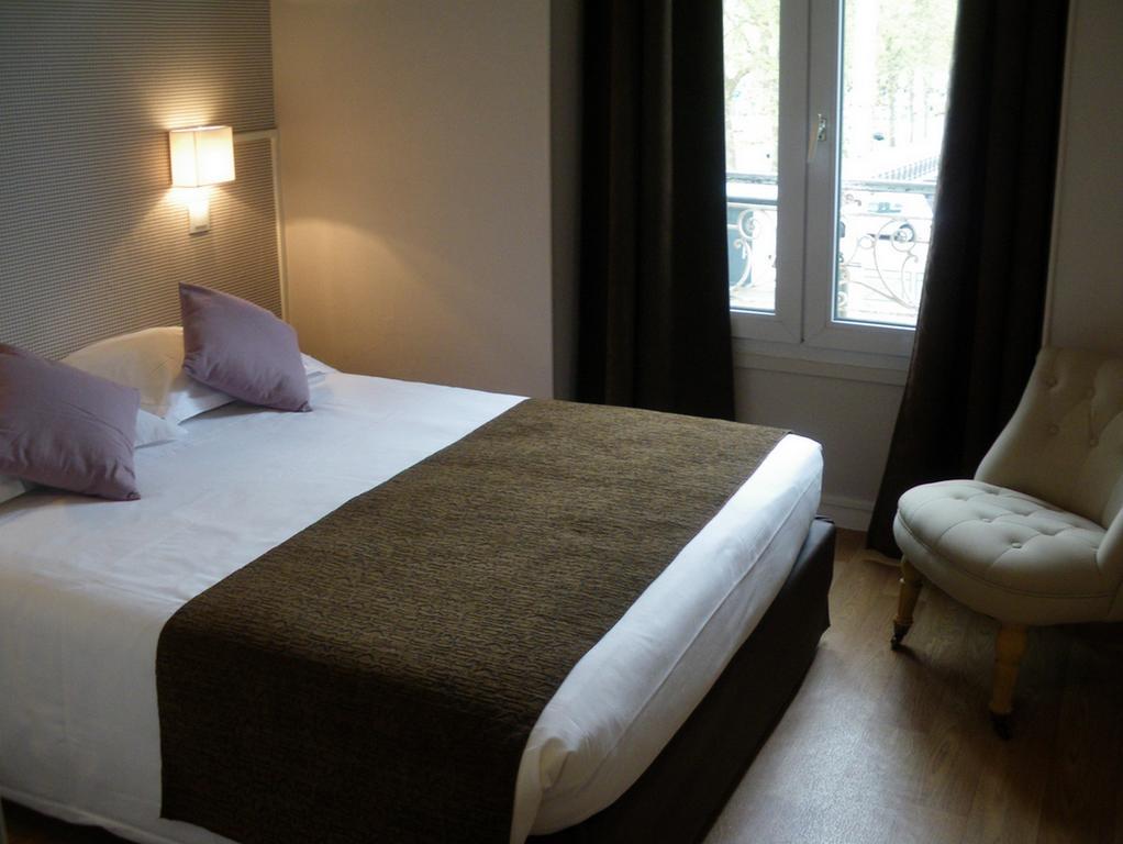Le Royalty Hotel Angers Ngoại thất bức ảnh